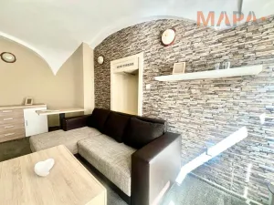 Pronájem bytu 1+kk, Chomutov, Revoluční, 29 m2