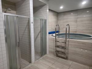 Prodej bytu 2+kk, Praha - Libeň, Nad Okrouhlíkem, 112 m2