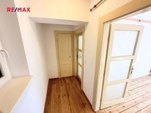 Pronájem bytu 2+kk, Praha - Žižkov, Jeseniova, 48 m2