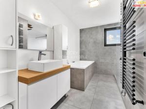 Prodej bytu 4+kk, Praha - Koloděje, Podzámecká, 125 m2