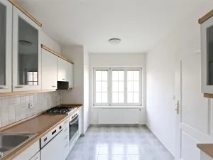 Pronájem rodinného domu, Praha, 230 m2