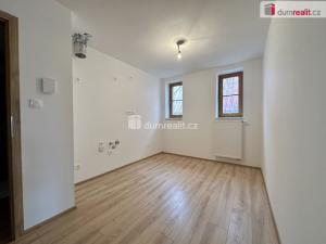 Prodej bytu 2+kk, Horní Blatná, náměstí Sv. Vavřince, 56 m2