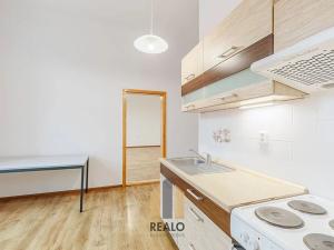 Pronájem bytu 2+1, Jihlava, Benešova, 79 m2