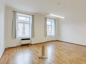 Pronájem bytu 2+1, Jihlava, Benešova, 79 m2