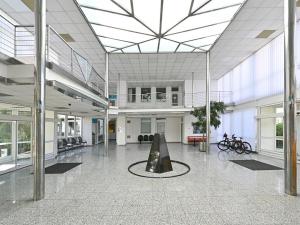 Pronájem kanceláře, Praha - Prosek, Litvínovská, 309 m2