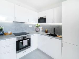 Pronájem bytu 3+kk, Praha, Na Švihance, 109 m2