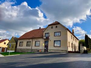 Prodej výrobních prostor, Bratronice, Hlavní, 300 m2