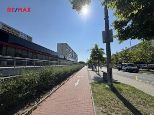 Pronájem obchodního prostoru, Hradec Králové, třída Edvarda Beneše, 220 m2