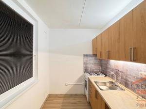 Pronájem bytu 1+1, Jičín, Na jihu, 35 m2
