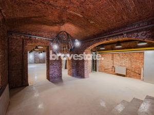 Prodej komerční, Praha - Karlín, Pernerova, 335 m2