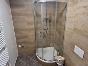 Pronájem komerční nemovitosti, Luhačovice, Masarykova, 40 m2