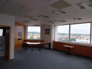 Pronájem kanceláře, Brno, Heršpická, 700 m2