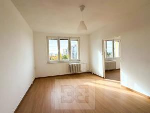 Pronájem bytu 2+kk, Karlovy Vary, Chomutovská, 38 m2