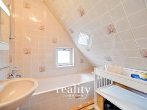 Prodej rodinného domu, Hodonice, U Pošty, 480 m2