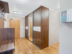 Pronájem bytu 2+kk, Praha - Žižkov, Pitterova, 77 m2