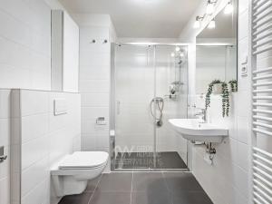 Prodej bytu 2+kk, Praha - Uhříněves, náměstí Bratří Jandusů, 33 m2