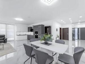 Prodej rodinného domu, Praha - Modřany, Dostálova, 290 m2