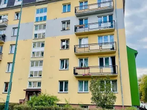 Prodej bytu 3+1, Karlovy Vary, Šumavská, 66 m2