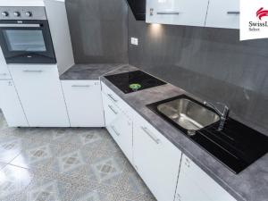 Prodej bytu 3+kk, Břežany II, 77 m2