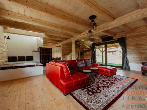 Prodej rodinného domu, Lužany, 425 m2