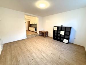 Pronájem bytu 2+1, Brno, Obřanská, 60 m2