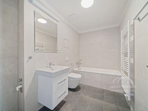 Pronájem bytu 2+kk, Praha, Líbalova, 50 m2