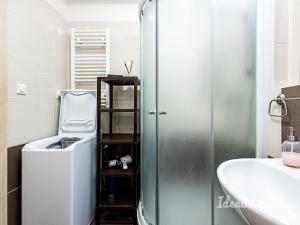 Pronájem bytu 1+kk, Praha - Kyje, Sicherova, 31 m2