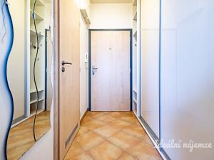 Pronájem bytu 1+kk, Praha - Kyje, Sicherova, 31 m2