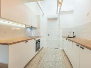 Prodej bytu 2+kk, Praha - Smíchov, Holubova, 48 m2