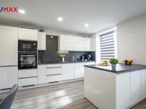 Prodej bytu 3+kk, Litvínov - Horní Litvínov, Podkrušnohorská, 76 m2