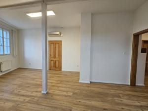 Pronájem kanceláře, Praha, Vinopalnická, 104 m2