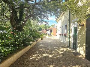 Pronájem kanceláře, Praha, Vinopalnická, 104 m2