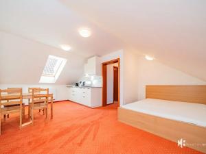 Pronájem bytu 2+kk, Zlonín, Hlavní, 50 m2