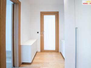 Prodej bytu 2+kk, Praha - Podolí, Jeremenkova, 62 m2