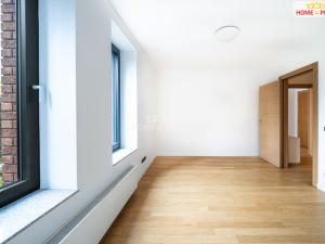 Prodej bytu 2+kk, Praha - Podolí, Jeremenkova, 62 m2