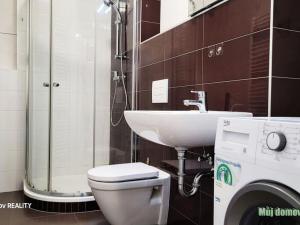 Prodej bytu 1+kk, Praha - Uhříněves, Bečovská, 32 m2