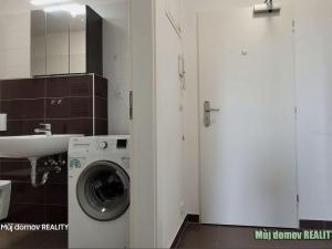 Prodej bytu 1+kk, Praha - Uhříněves, Bečovská, 32 m2