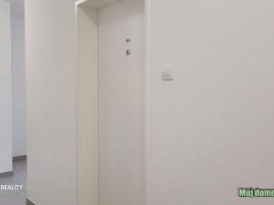 Prodej bytu 1+kk, Praha - Uhříněves, Bečovská, 32 m2