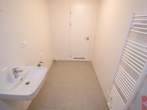 Pronájem bytu 2+kk, Praha - Modřany, Kolmanova, 61 m2