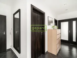 Pronájem bytu 3+kk, Praha, Honzíkova, 86 m2