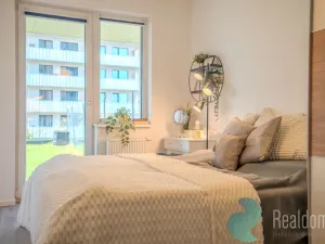 Prodej bytu 2+kk, Praha, Zvěřinova, 60 m2