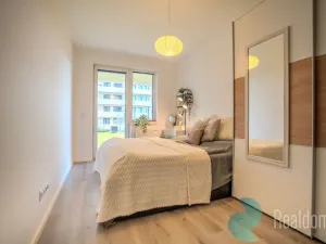 Prodej bytu 2+kk, Praha, Zvěřinova, 60 m2