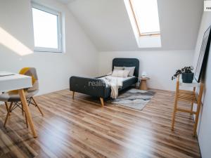 Prodej rodinného domu, Zvěřínek, V průhonu, 125 m2