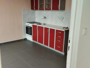 Pronájem bytu 1+1, Chomutov, Kyjická, 40 m2