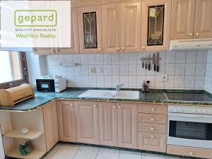 Prodej bytu 3+1, Karlovy Vary, Moravská, 77 m2