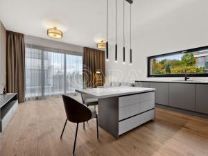 Pronájem bytu 2+kk, Praha - Troja, Pod Hrachovkou, 61 m2