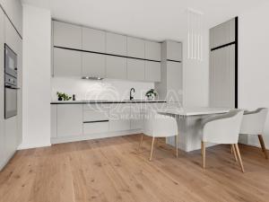 Pronájem bytu 2+kk, Praha - Troja, Pod Hrachovkou, 55 m2