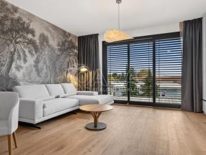 Pronájem bytu 2+kk, Praha - Troja, Pod Hrachovkou, 55 m2