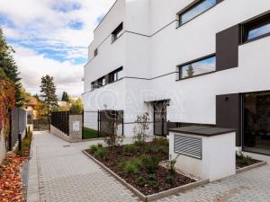 Pronájem bytu 2+kk, Praha - Troja, Pod Hrachovkou, 55 m2