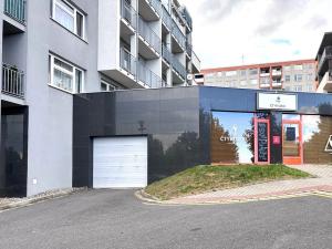 Pronájem garážového stání, Zlín, Podlesí II, 19 m2